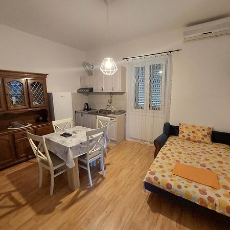 Kjara Apartments 티바트 외부 사진
