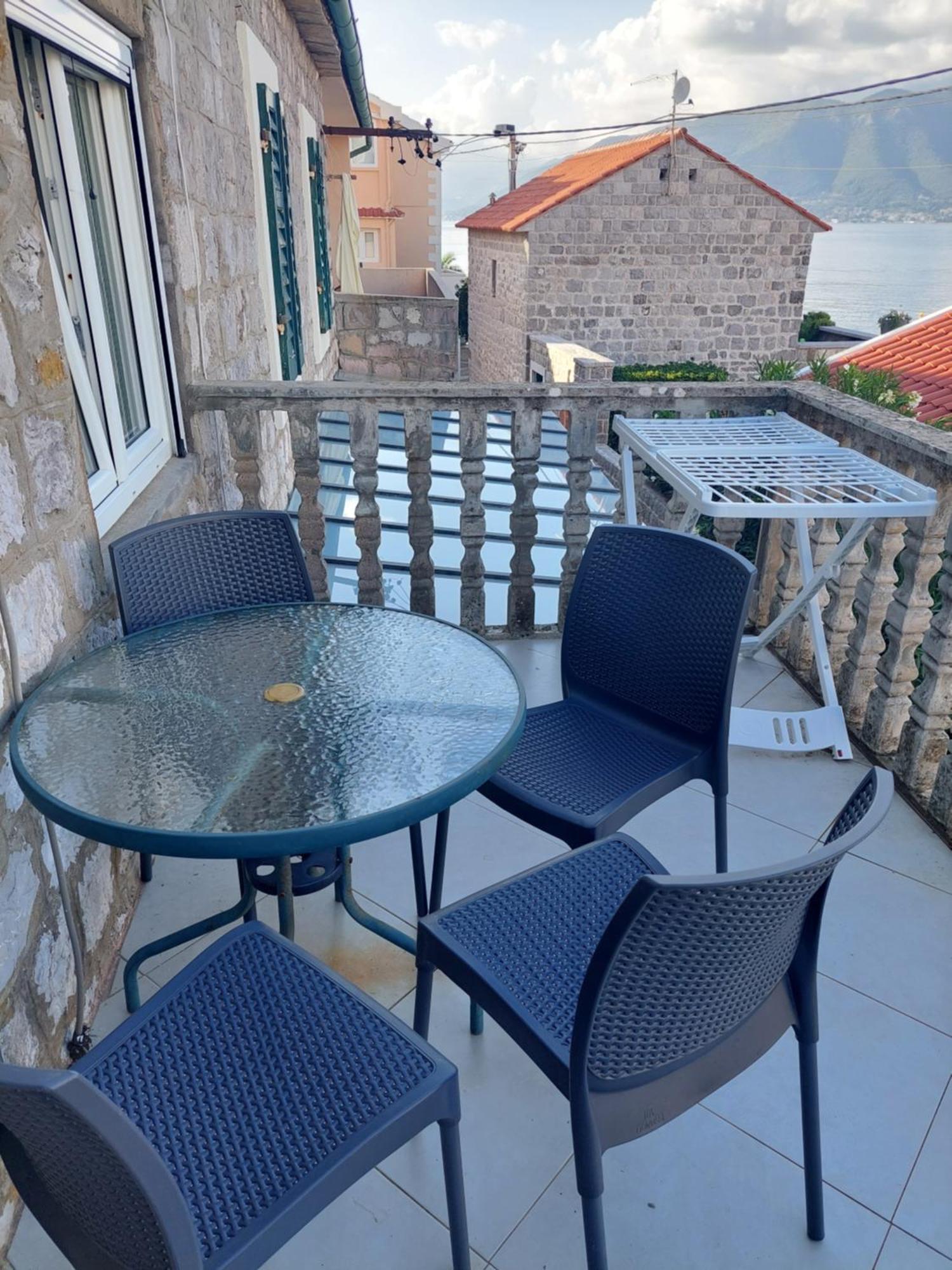 Kjara Apartments 티바트 외부 사진