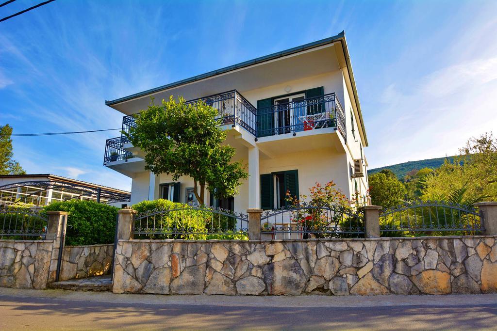 Kjara Apartments 티바트 외부 사진