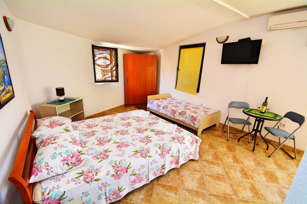 Kjara Apartments 티바트 외부 사진